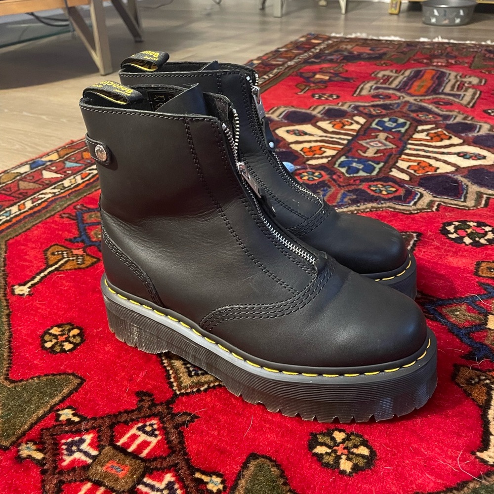 SOLD!!!! DR MARTEN JETTA BOOTS BLACK